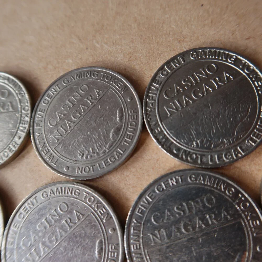 GAMING TOKEN CASINO NIAGARA 25 CENT, 5 CENT NOT LEGAL TENDER LOT of Qty 31 Coins